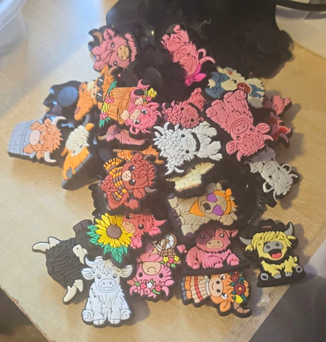Mixed lot highland cow croc - lot,
